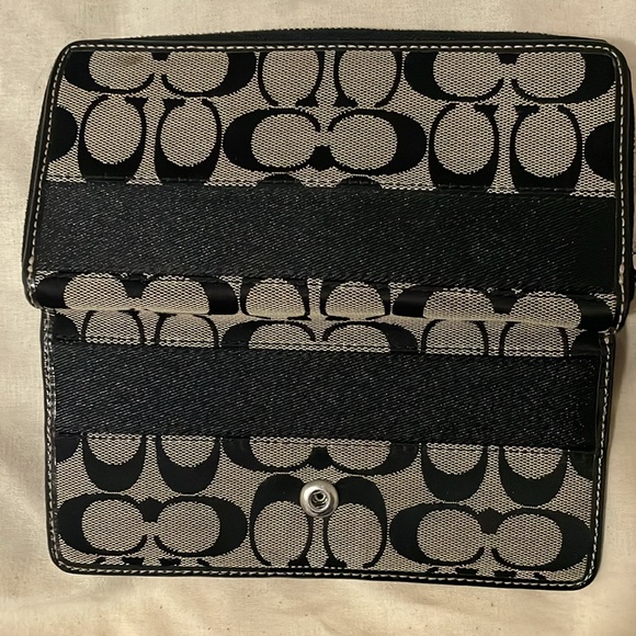 Black Coach Wallet - Picture 3 of 3